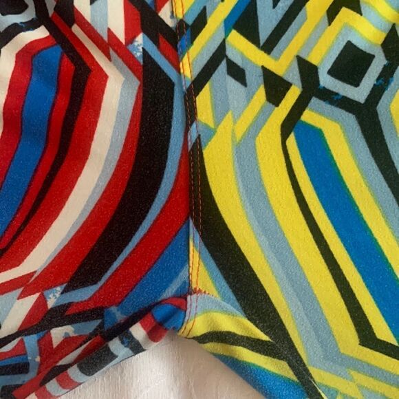 LuLaRoe TC Jester Leggings Plus size Graphic - Picture 3 of 7